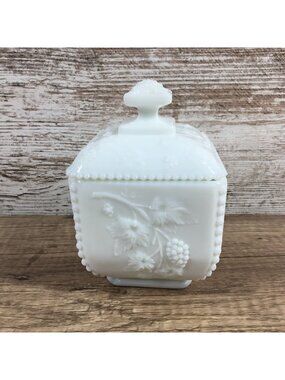 Westmoreland Beaded Panel Grape Milk Glass Candy Dish With Lid